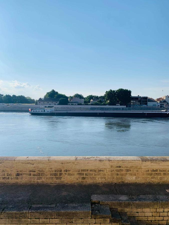 Sur Les Quais... *